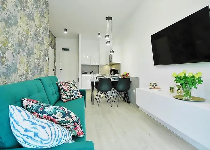 Onholidaypl - Kapitański Mostek Kołobrzeg