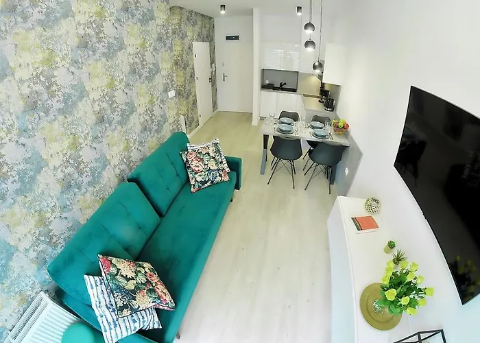 Onholidaypl - Kapitański Mostek * Kołobrzeg